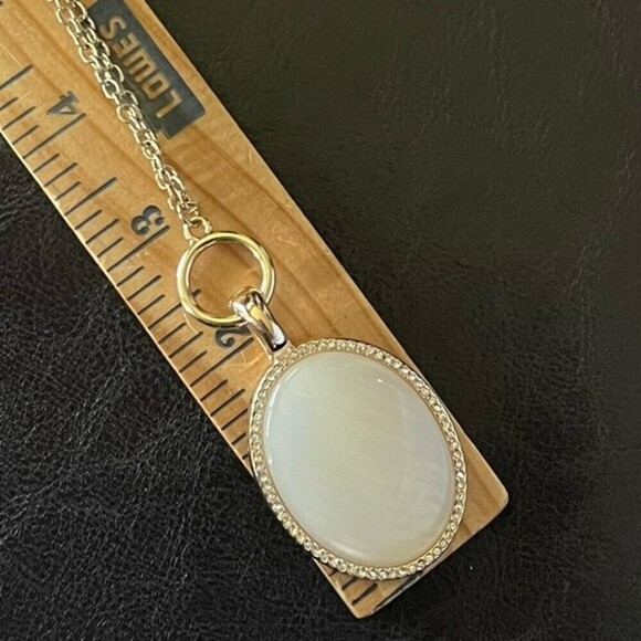 Premier Designs CZ Mother of Pearl Necklace Toggle Clasp - Picture 4 of 8